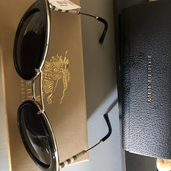 Burberry sunglasses - Picture 6 of 8